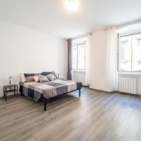 Guesthost - Cozy And Bright In Apartment Trieste