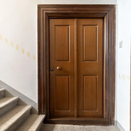 Guesthost - Cozy And Bright In Apartment Trieste